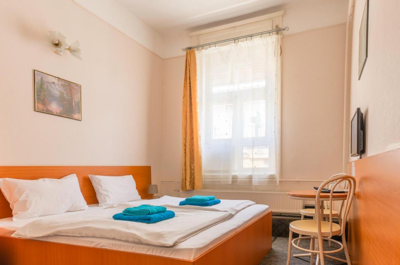 Eitans Guesthouse Budapest Luaran gambar