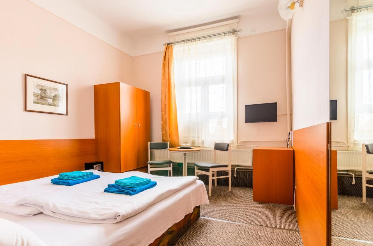Eitans Guesthouse Budapest Luaran gambar