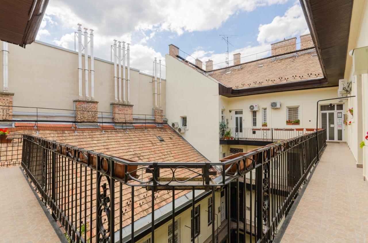 Eitans Guesthouse Budapest Luaran gambar