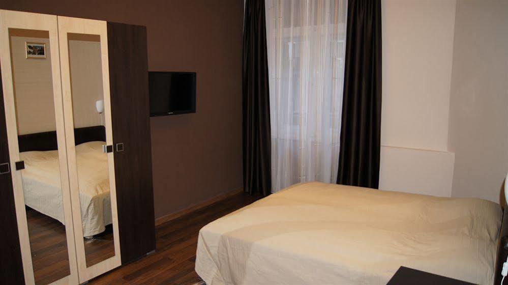 Eitans Guesthouse Budapest Luaran gambar